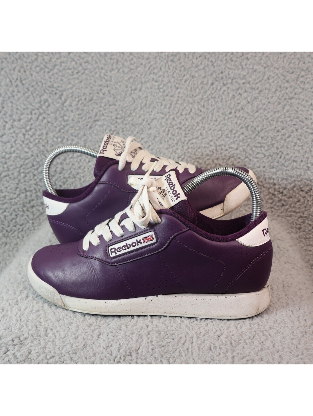 Reebok Women sz 6 Walking Shoes Princess Purple Leather